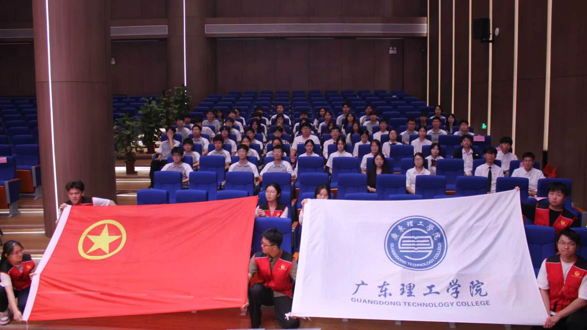 我校成功举办2025-2026学年五四评选答辩会